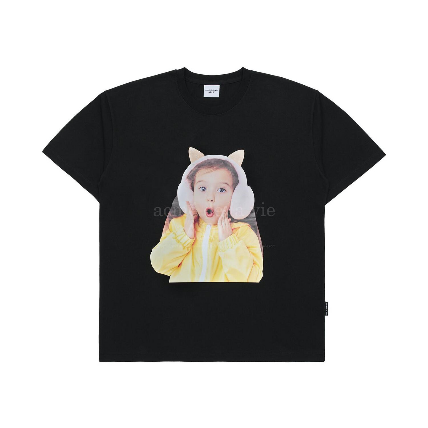 ADLV Baby Face Cat Earplug Black Tee