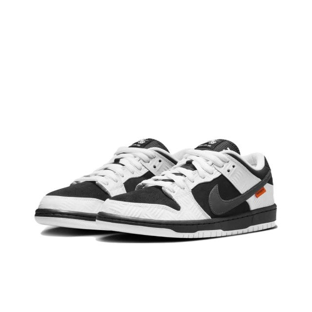 Dunk Low SB Tightbooth