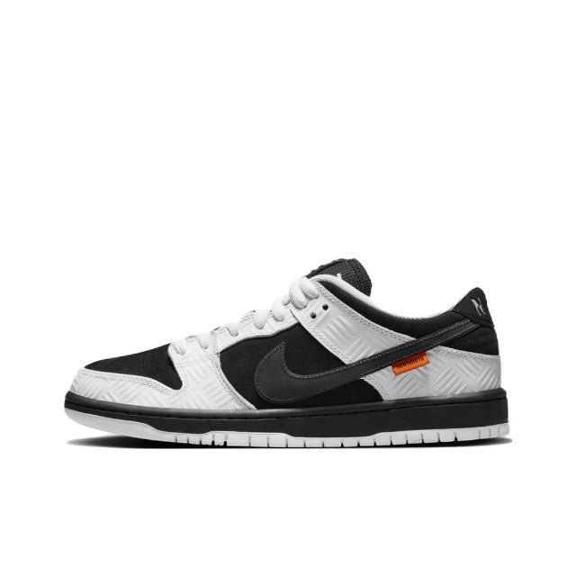 Dunk Low SB Tightbooth