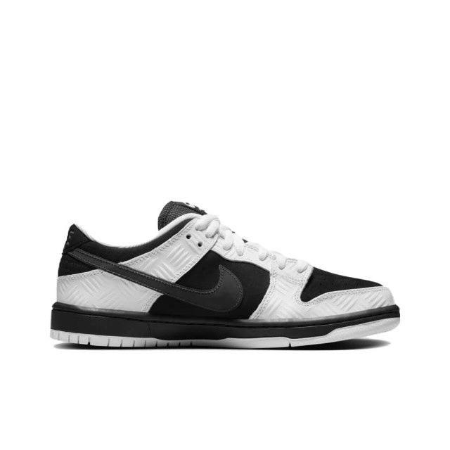 Dunk Low SB Tightbooth