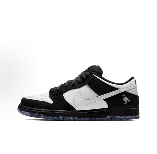 Dunk Low SB Staple Panda
